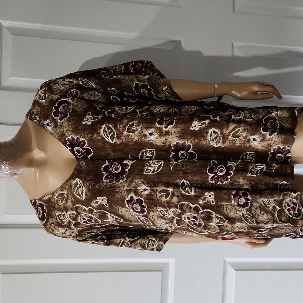 Casual Trendy Multicolor V Neck Button Lightweight Summer Shirt Plus Size 24W